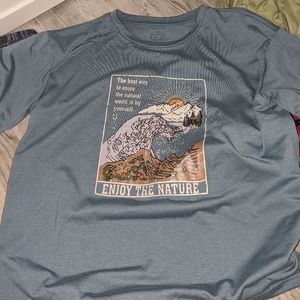 graphic tee, medium, blue